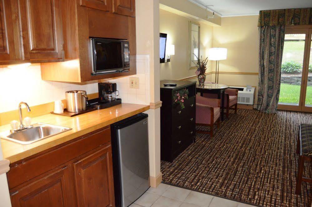 New World Inn Barre Экстерьер фото
