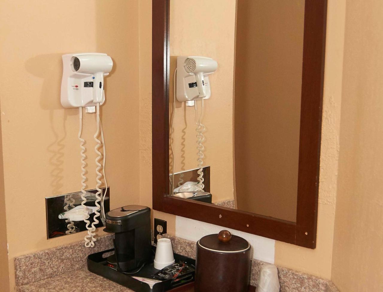 New World Inn Barre Экстерьер фото