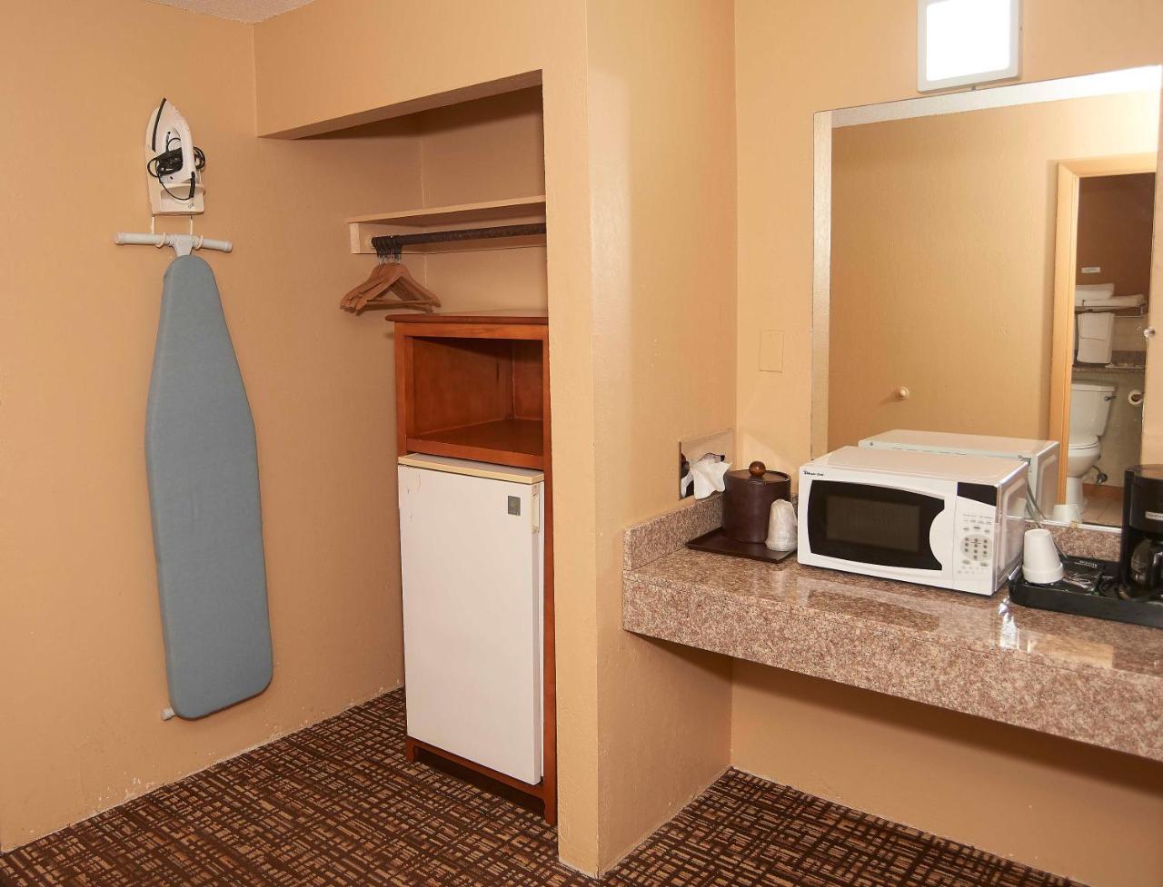 New World Inn Barre Экстерьер фото