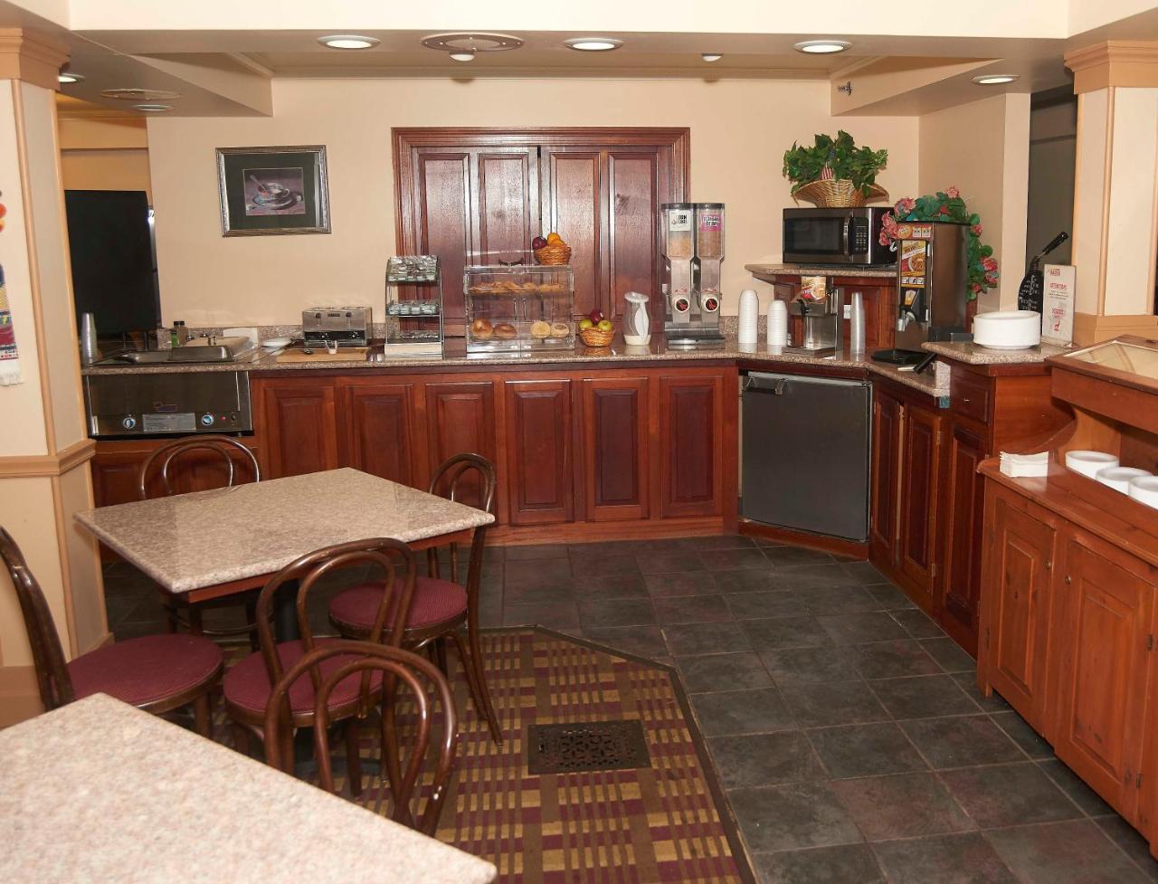 New World Inn Barre Экстерьер фото